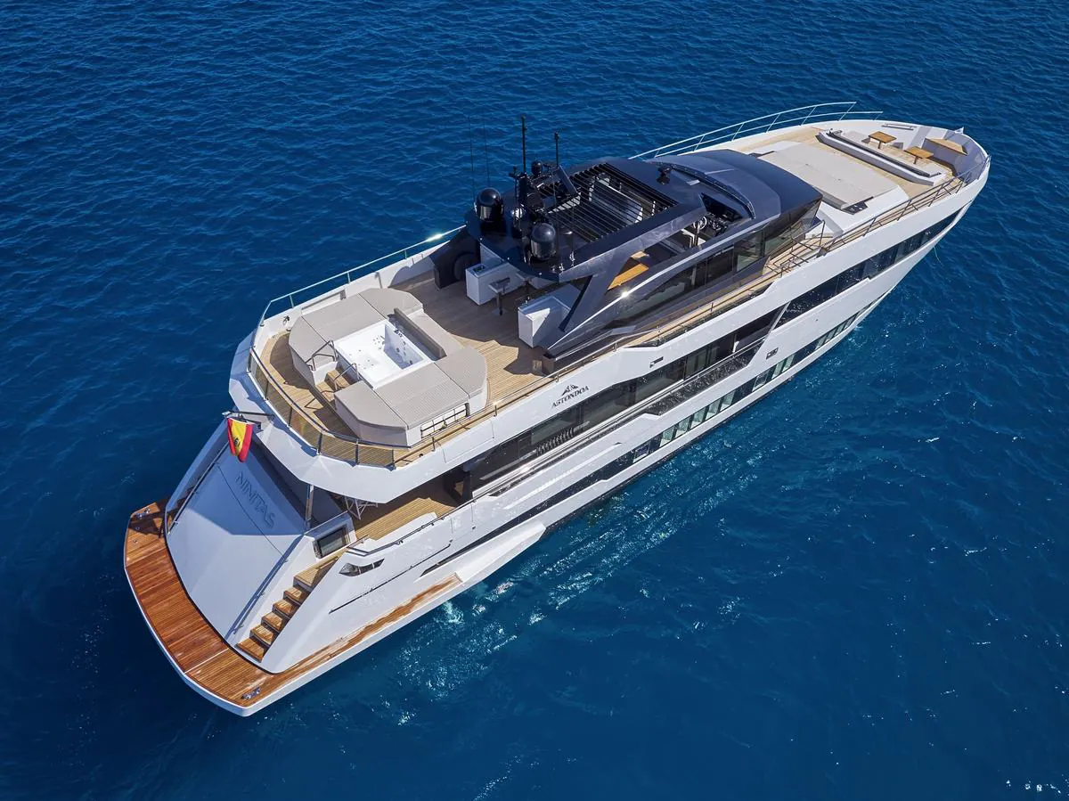 Astondoa 100 Century — motorna jahta 30,51 m, fotografija 2 od 4