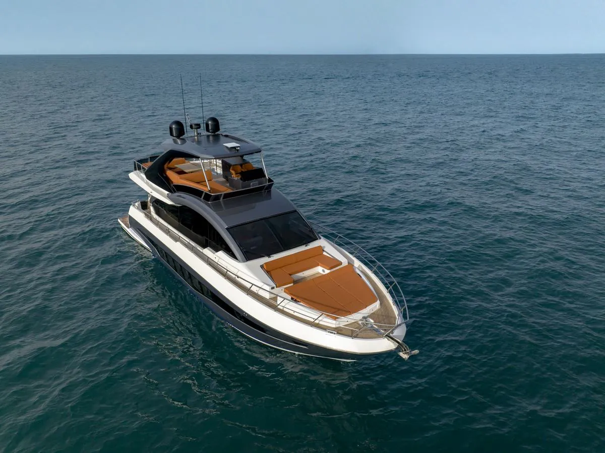 Astondoa 66 Flybridge — motorna jahta 20,12 m, fotografija 3 od 4