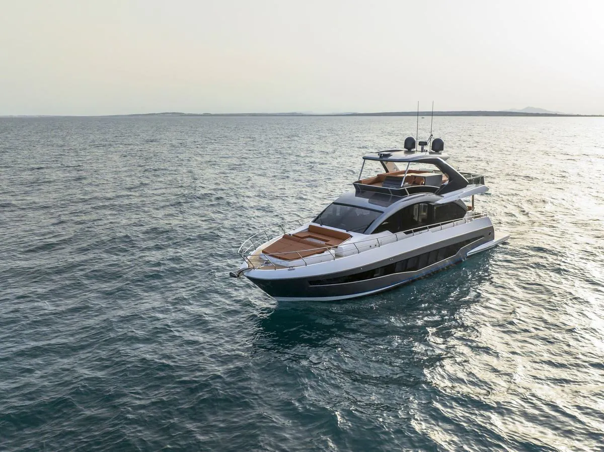 Astondoa 66 Flybridge — motorna jahta 20,12 m, fotografija 4 od 4