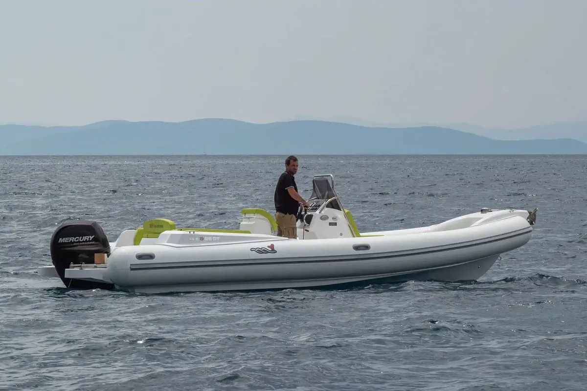 MV Marine MV 25GT — gumenjak 7,5 m, fotografija 2 od 4