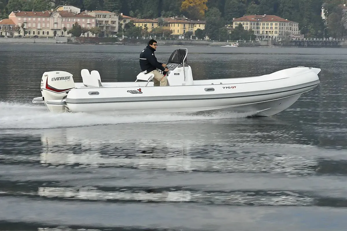 MV Marine MV 770 — gumenjak 7,7 m, fotografija 3 od 4