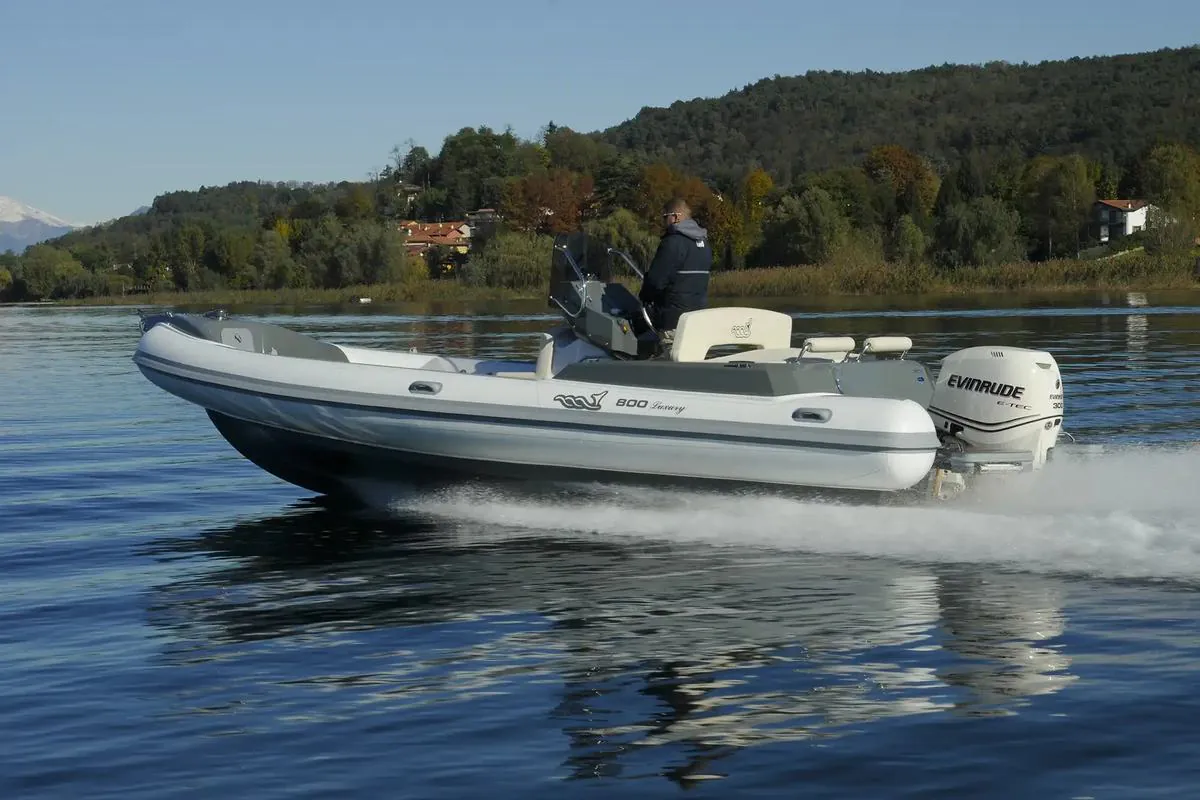 MV Marine MV 800 — gumenjak 7,96 m, fotografija 3 od 4